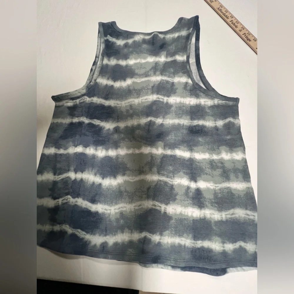 LUCKY BRAND BLUE TIE-DYE TANK TOP.  SIZE XXL - PRETTY MEDIUM SHADES OF BLUE/GRAY